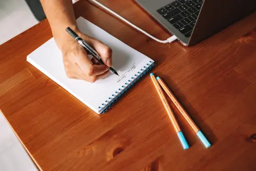 Come fare un preventivo professionale: voci indispensabili e clausole base