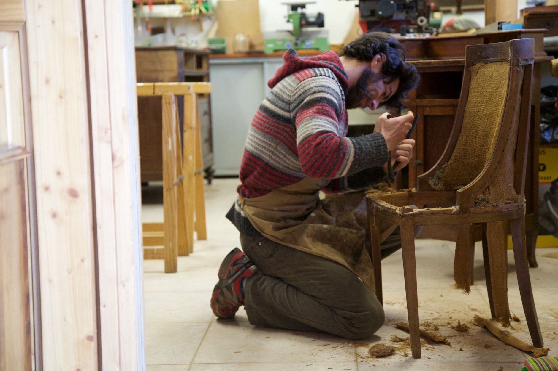 Restyling vecchi mobili: tecniche e materiali