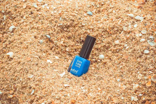 Smalto blu elettrico: abbinamenti e tecnica