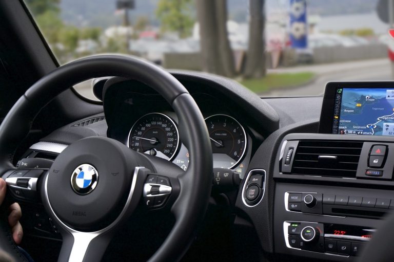 Vuoi acquistare un’auto di seconda mano? Ecco i dettagli a cui devi prestare attenzione
